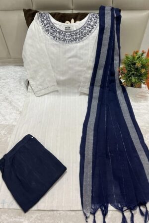 M I TEXTILE  Women Cotton Blend Kurti Pant Dupatta Set